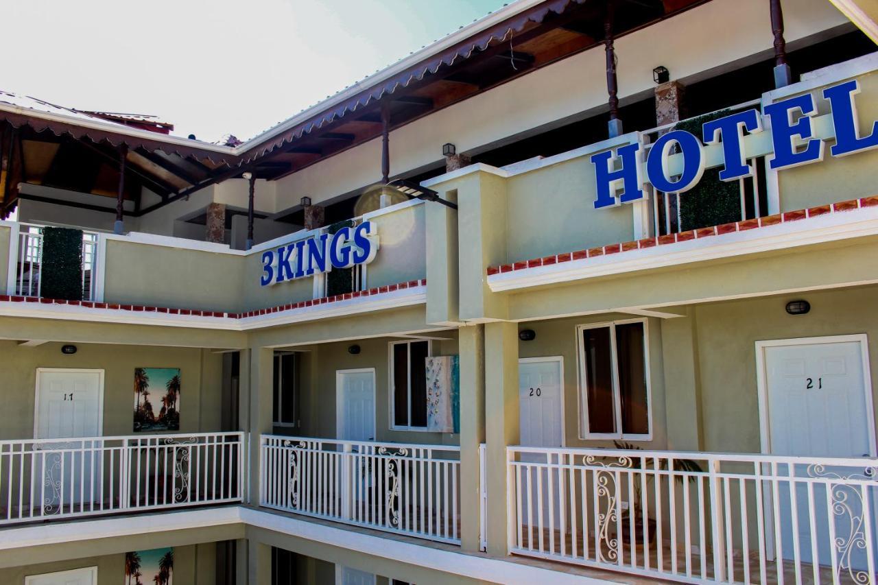 Three Kings Hotel Vertieres 外观 照片