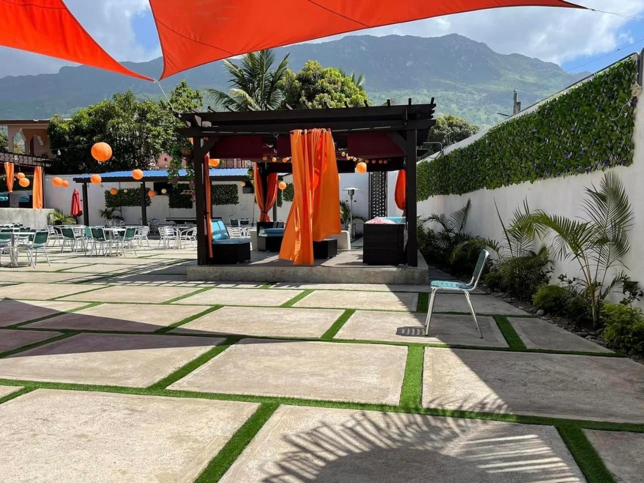 Three Kings Hotel Vertieres 外观 照片